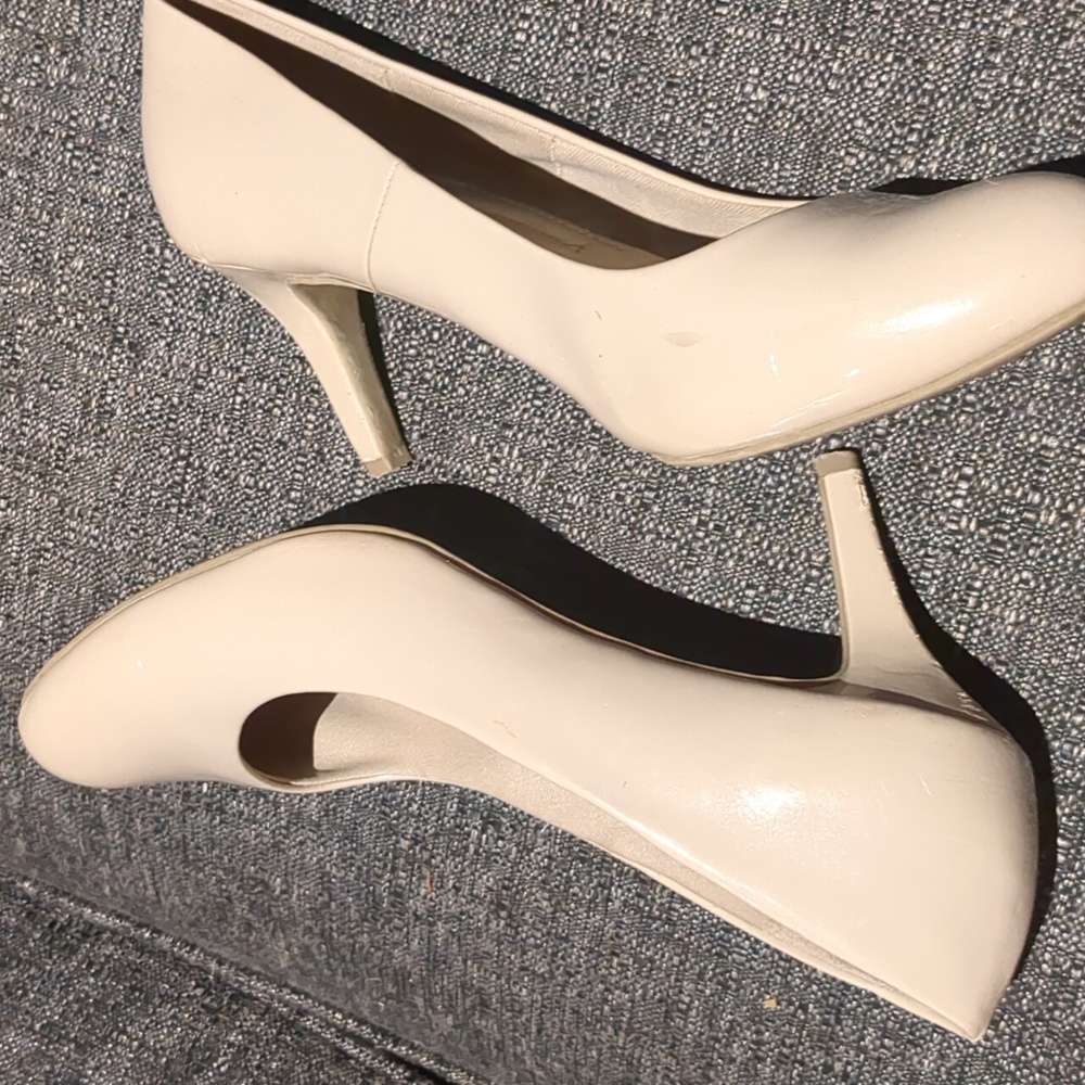 High heels - Picture 3 of 4